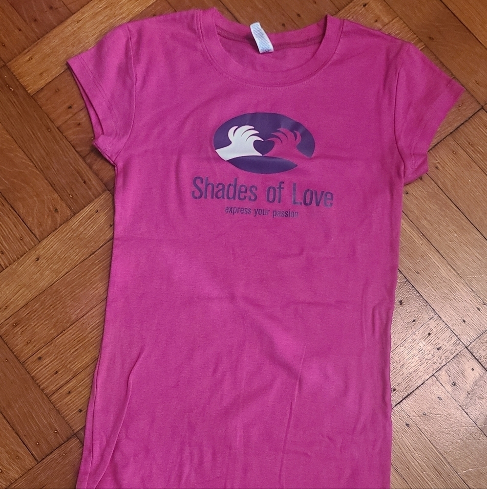 Shades of love by bella cap sleeve t shirt red size med - Picture 3 of 4